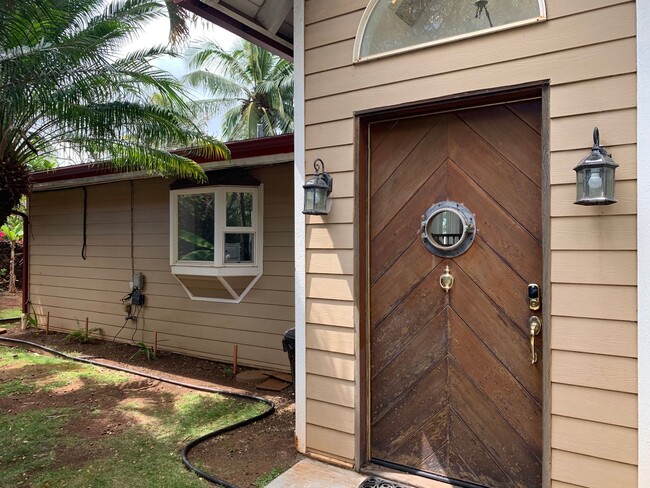 Building Photo - Great Kahana Home- 50 yards to the beach!