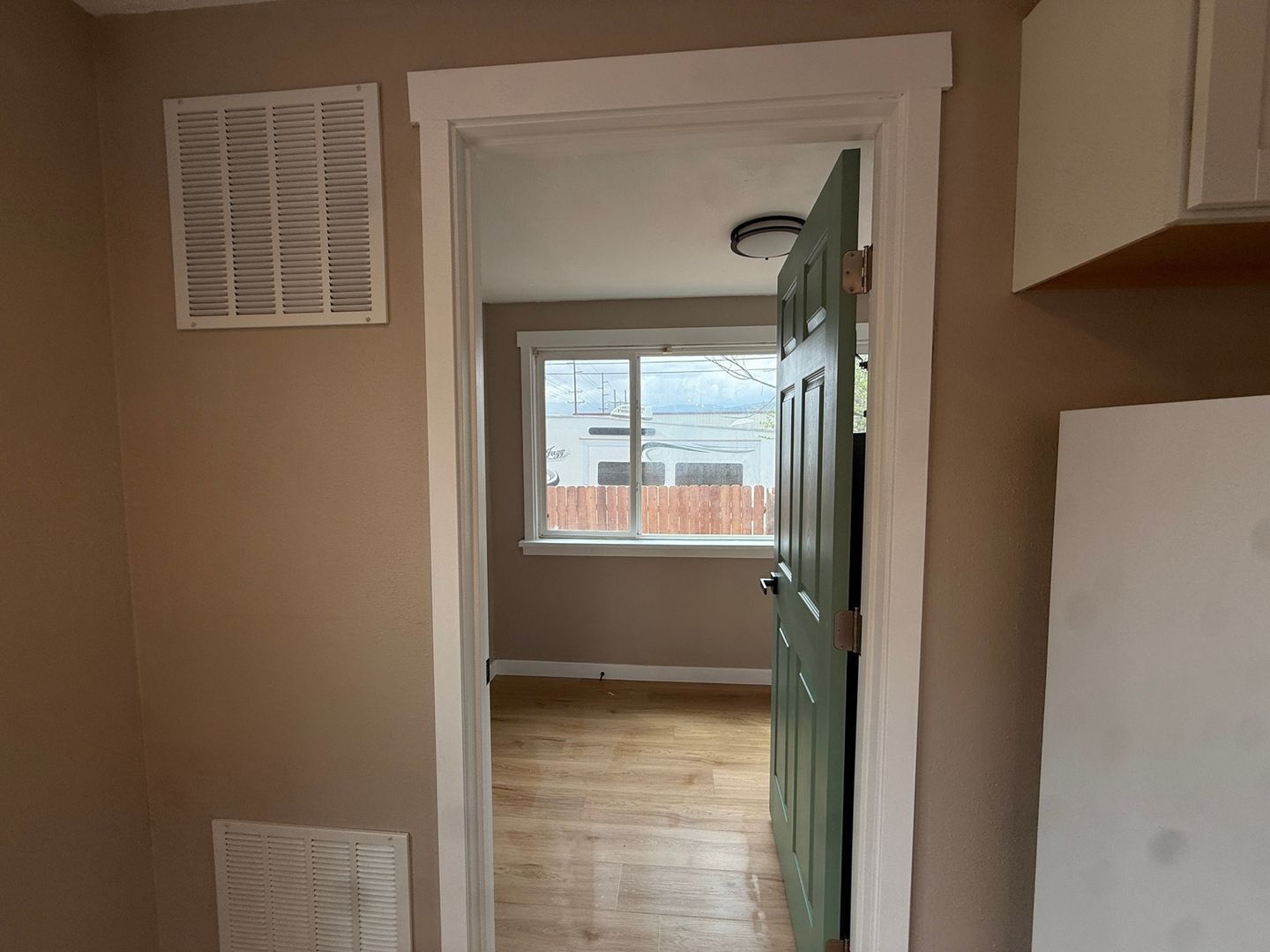 Building Photo - 39 Sunflower Rd