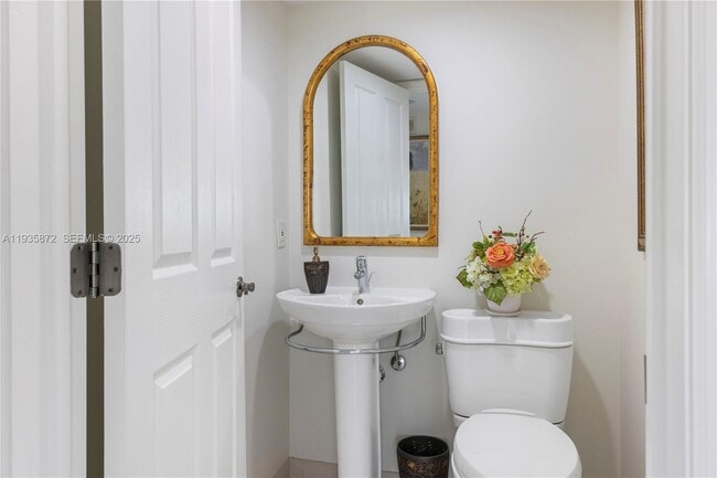 Building Photo - 4000 N Hwy A1A