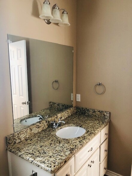 master bath - 1630 Samples Rd