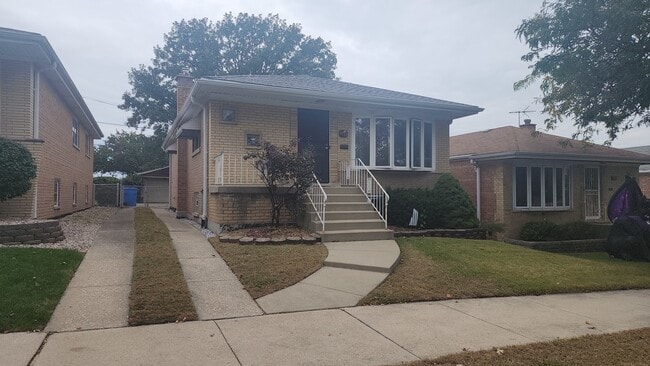 Primary Photo - 5432 S Neva Ave
