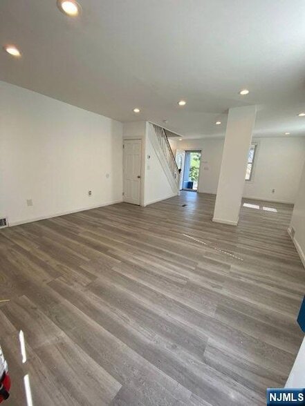 Building Photo - 454 Undercliff Ave