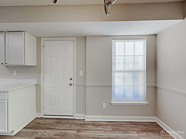Building Photo - 2608 Misty Cove Pl NE
