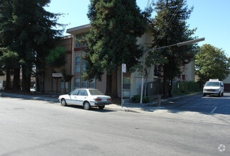 Building Photo - Watsonville Royal Apartments