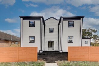 Building Photo - 6608 Avenue O