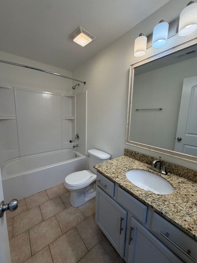 Building Photo - 1049 Ellis Pond Dr