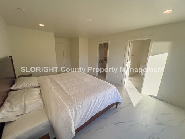 Building Photo - AVAILABLE NOW - Luxury Ocean-View Home in Prime Morro Bay Location - 3 Bed / 3 Bath