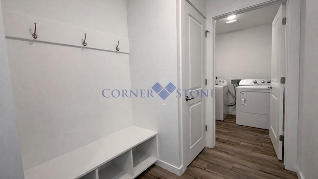 Building Photo - Stunning Home in Star!