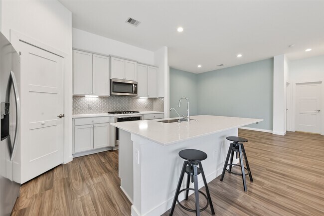 Building Photo - 13304 Big Sky Ct