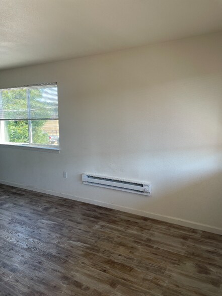 Building Photo - 391 S Sanderson Way
