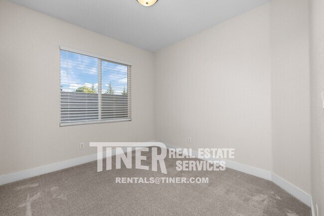 Building Photo - 3205 Corniche Ln