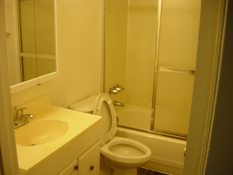 Building Photo - 15 Arrowhead Ln