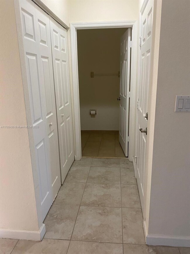 Building Photo - 17460 SW 153rd Ave