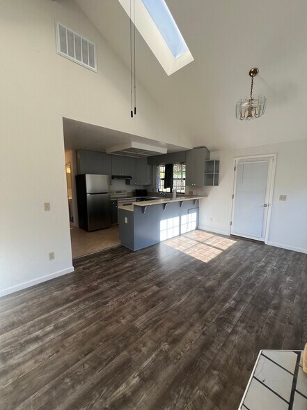 Building Photo - 190 Aromas Rd