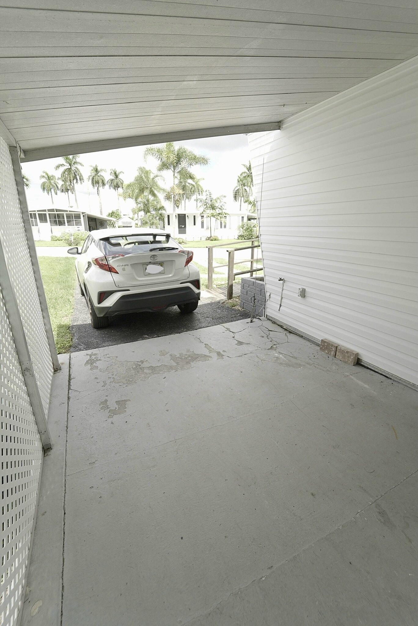 Building Photo - 8520 SW 18th Ct