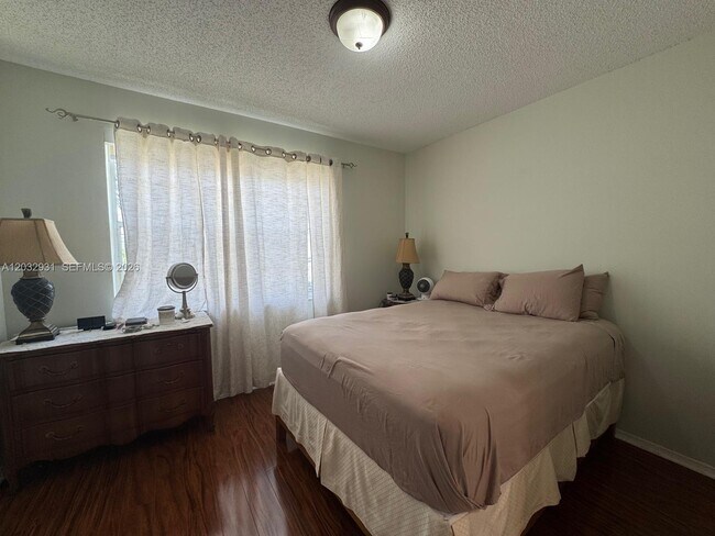 Building Photo - 16682 Hemingway Dr