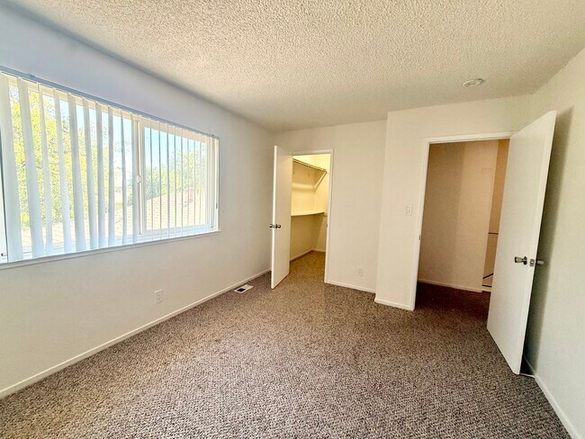 Building Photo - 2205 Palisade Ave