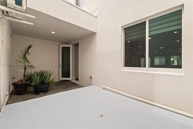 Building Photo - 6658 NW 102nd Path
