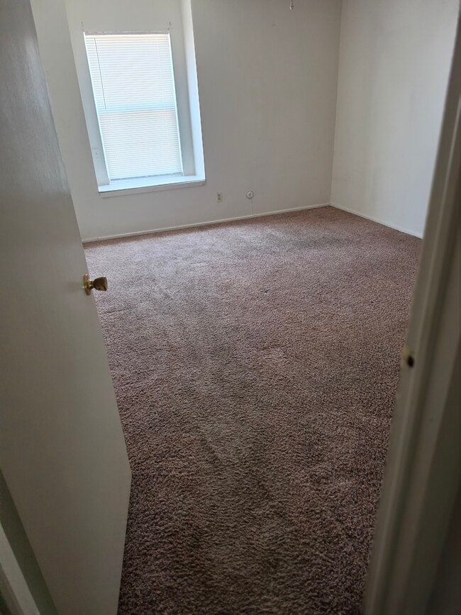 Building Photo - Park Place Townhomes 4414