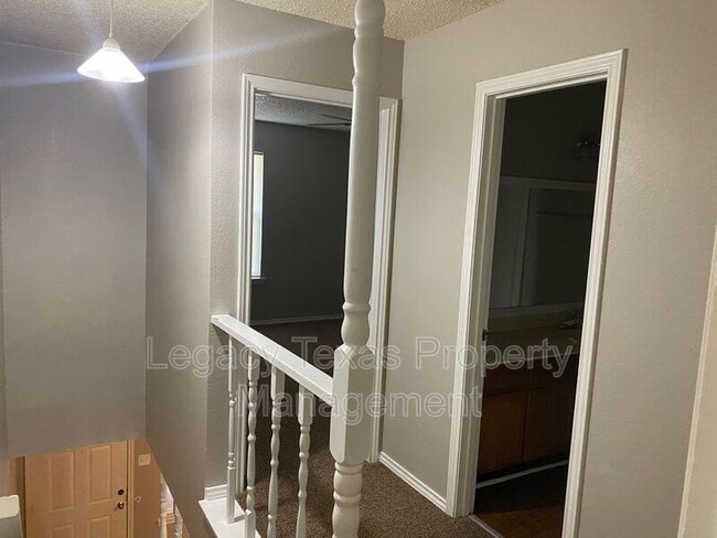 Building Photo - 1607 Sun Valley Dr