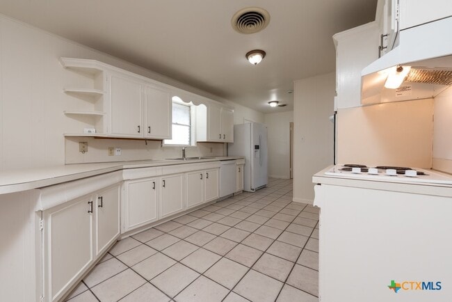 Building Photo - 316 Mulberry Ave S