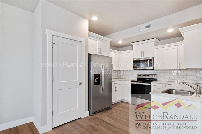 Building Photo - 2673 S 2300 W St