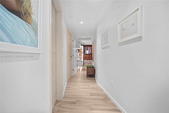 Building Photo - 801 S Miami Ave