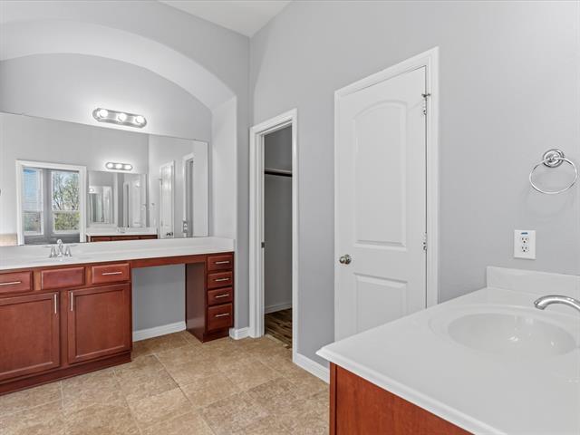 Building Photo - 4114 Lee Hutson Dr