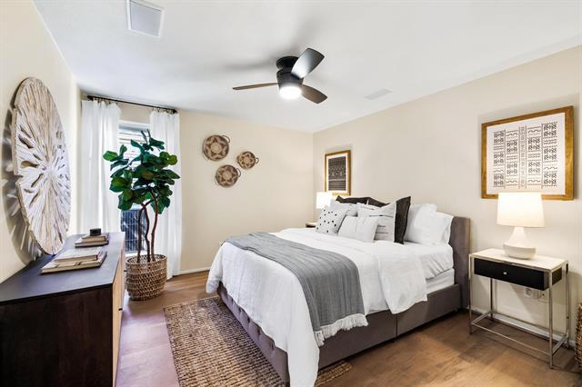 Building Photo - 4338 Travis St