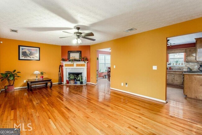 Building Photo - 30 Pembroke Pl