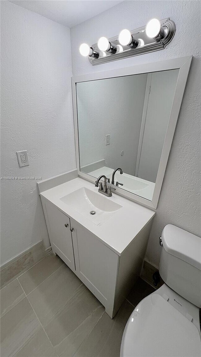 Building Photo - 801 NW 47th Ave