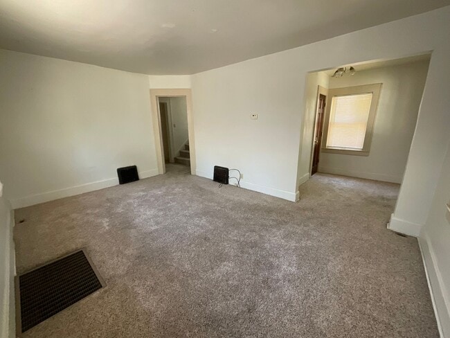 Building Photo - COLLEGE PRE-LEASING