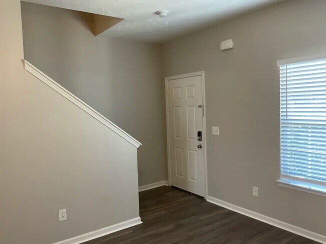 Building Photo - 360 Sarava Ln