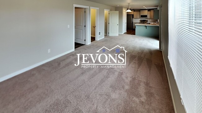 Building Photo - $500 Off on the First Month!! Enchanting 2020-built single-family home in Yakima