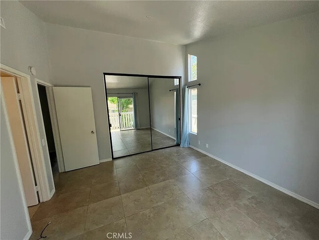 Building Photo - 36 Birchwood Ln