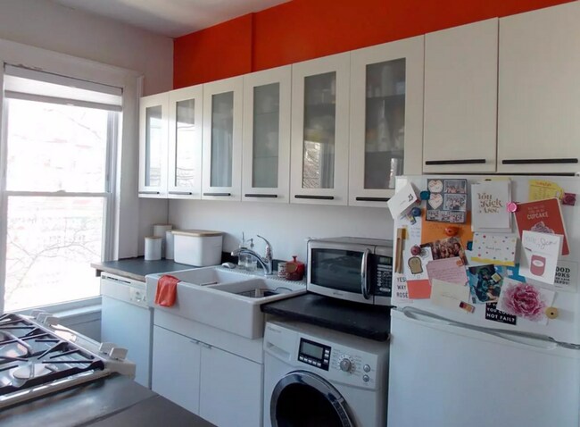 Building Photo - Architect-Restored 1BR at State & Bishop | Renovated Kitchen | In-Unit W/D