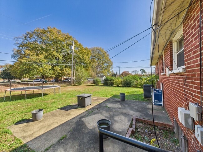 Building Photo - 2010 Cleary Rd