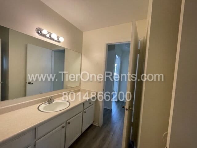 Building Photo - NO DEPOSIT option available for qualified ...