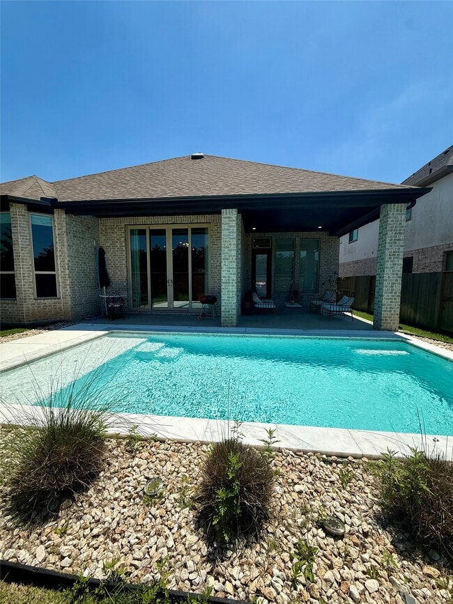 Building Photo - 3030 Lantana Trl