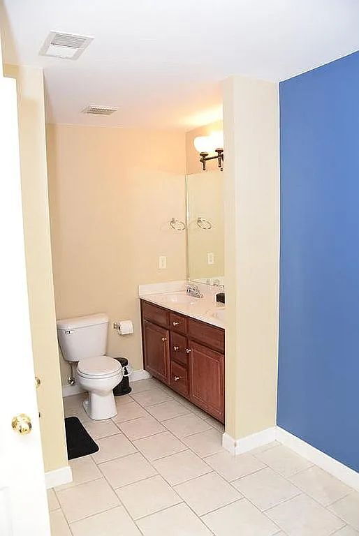 Building Photo - Discover Potential: Expansive 2,439 Sq Ft Space in Vibrant Nashville Locale!