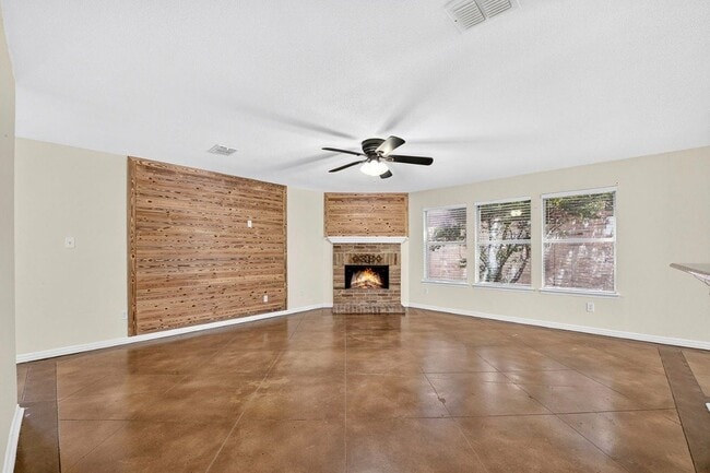 Building Photo - 1012 Triple Crown Dr