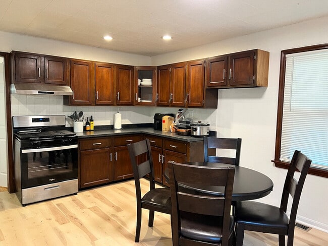 Building Photo - 9429 Harold Dr