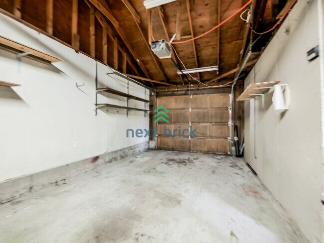 Building Photo - 3 Bed and 1 Bath Single-family Home is Ava...