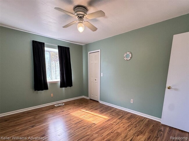 Building Photo - 2867 Woodmont Dr W
