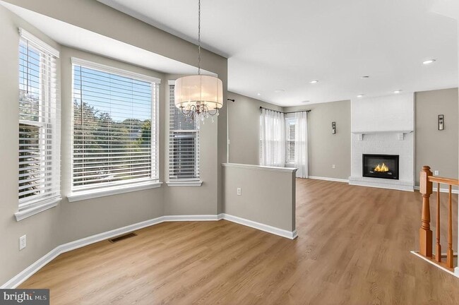 Building Photo - 2410 Dakota Lakes Dr