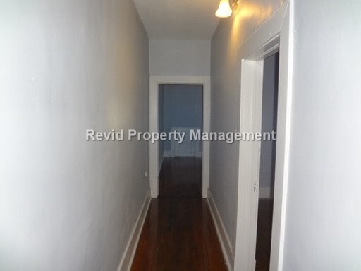 Building Photo - Move In Special! First Month Free!