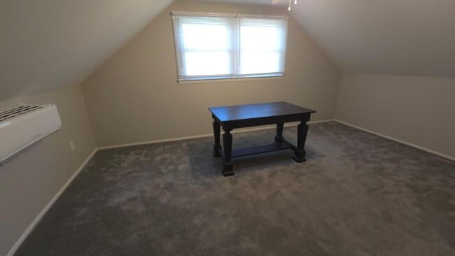 Building Photo - 3 Bedroom 2 Bathroom home for rent