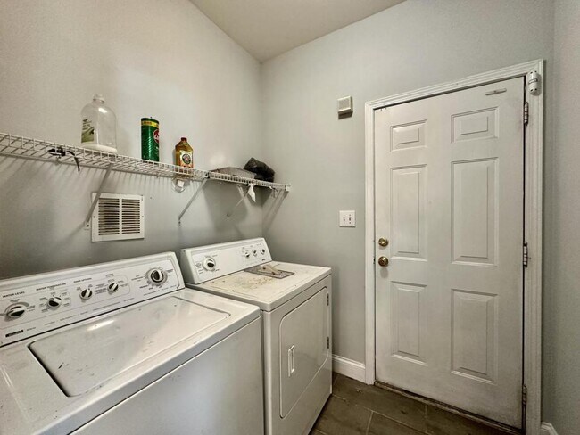 Building Photo - 11119 Amherst Glen Dr