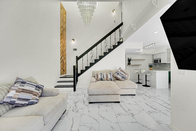 Building Photo - 9056 Green Meadows Way