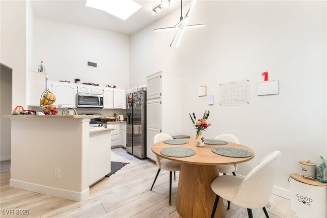 Building Photo - 3320 S Fort Apache Rd